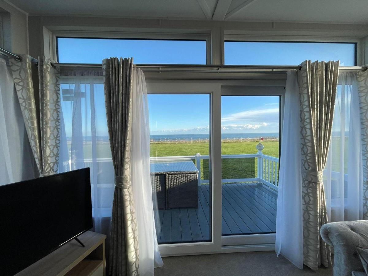 Beautiful Lodge With Full Sea Views At Broadland Sands In Suffolk Ref 20235Bs Hopton on Sea Dış mekan fotoğraf