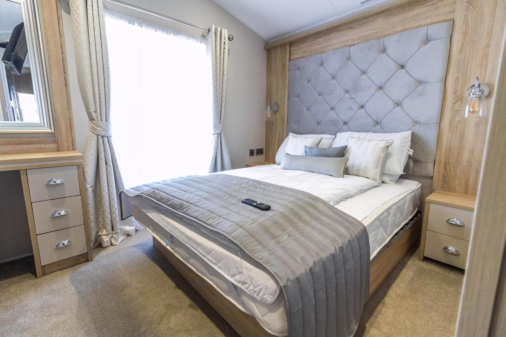Beautiful Lodge With Full Sea Views At Broadland Sands In Suffolk Ref 20235Bs Hopton on Sea Dış mekan fotoğraf