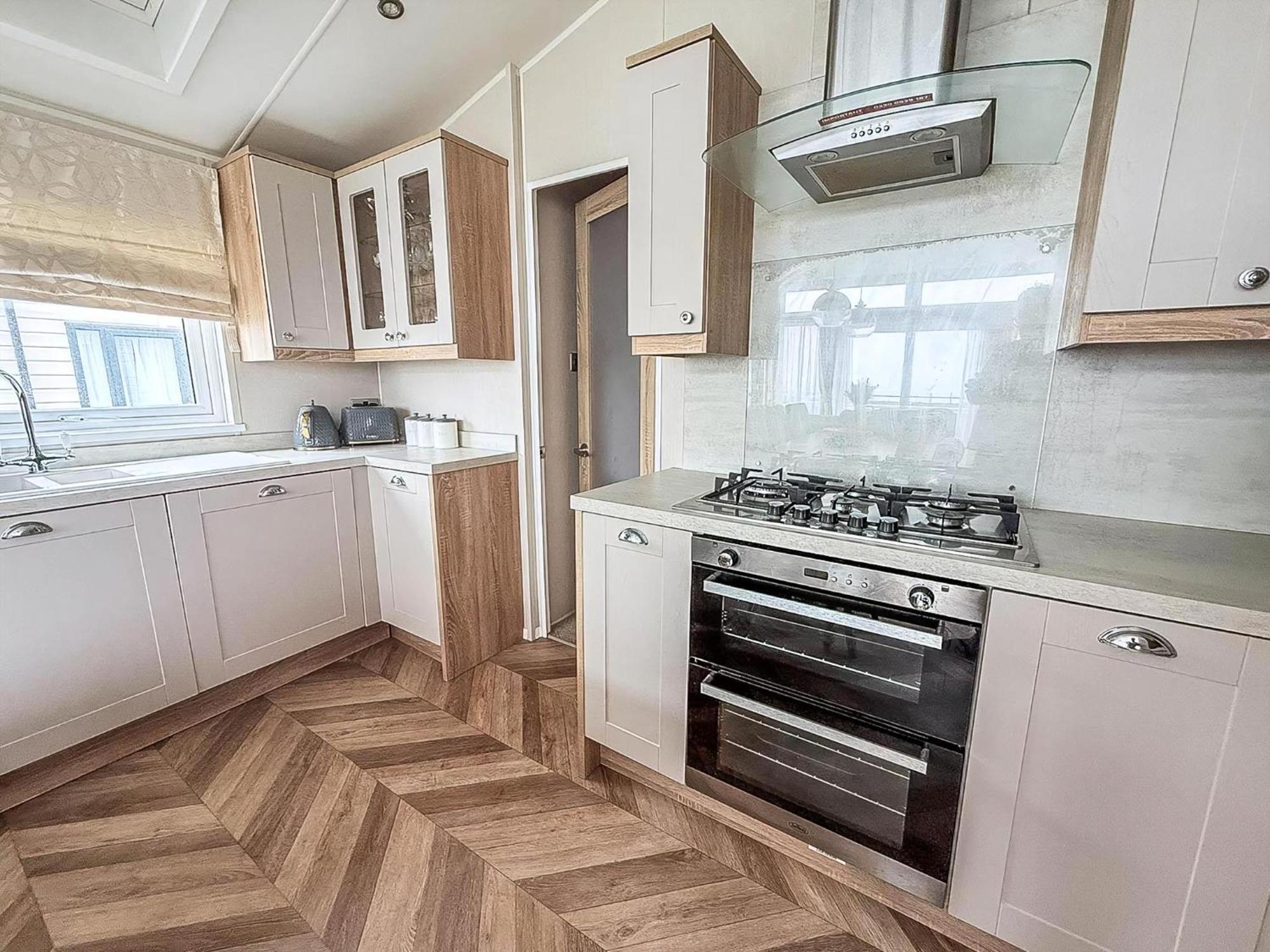 Beautiful Lodge With Full Sea Views At Broadland Sands In Suffolk Ref 20235Bs Hopton on Sea Dış mekan fotoğraf