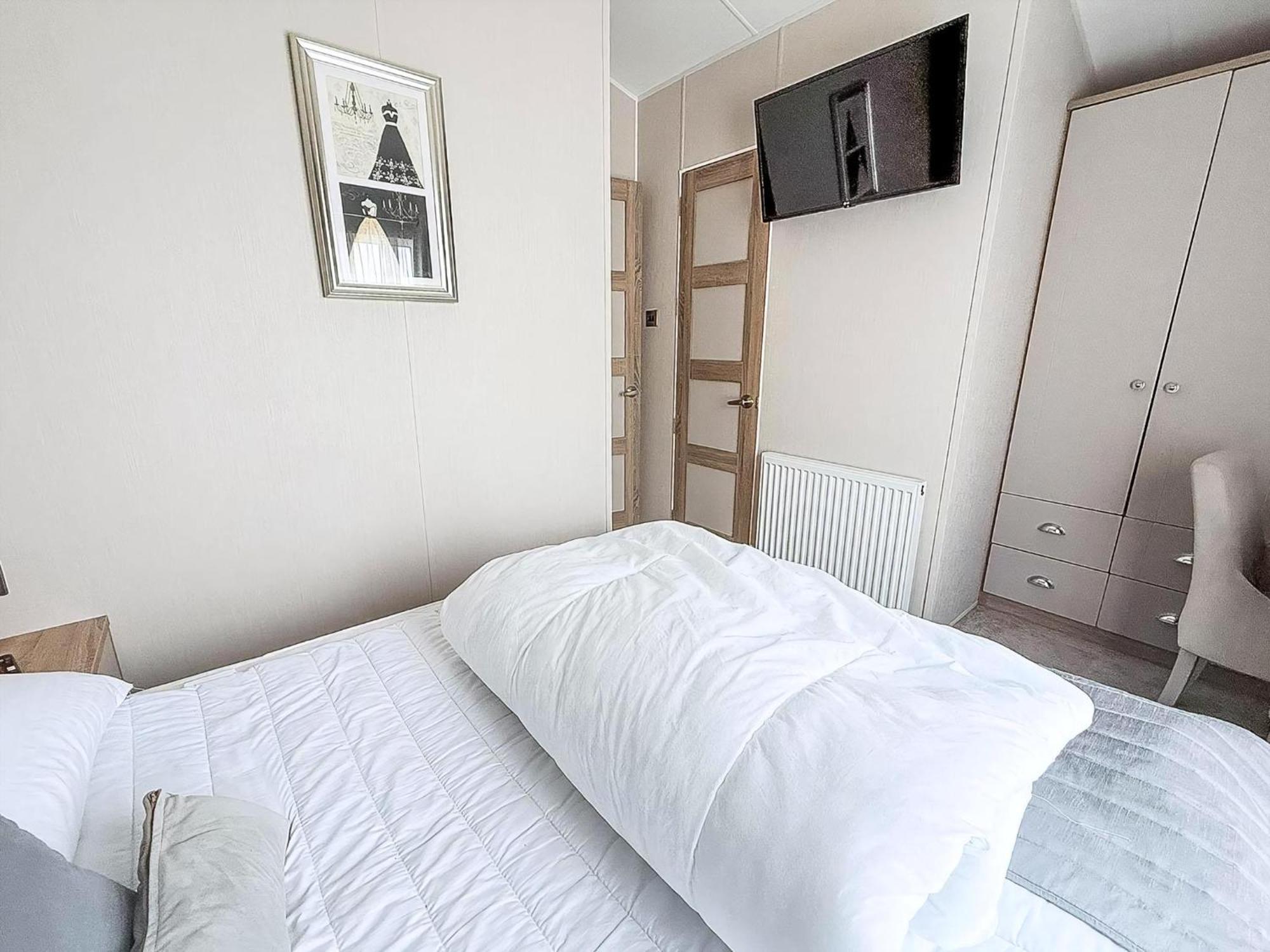Beautiful Lodge With Full Sea Views At Broadland Sands In Suffolk Ref 20235Bs Hopton on Sea Dış mekan fotoğraf